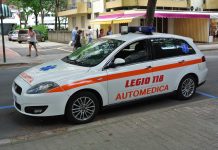 Aggredito durante il soccorso: illegittimo rifiutare il porto d’armi